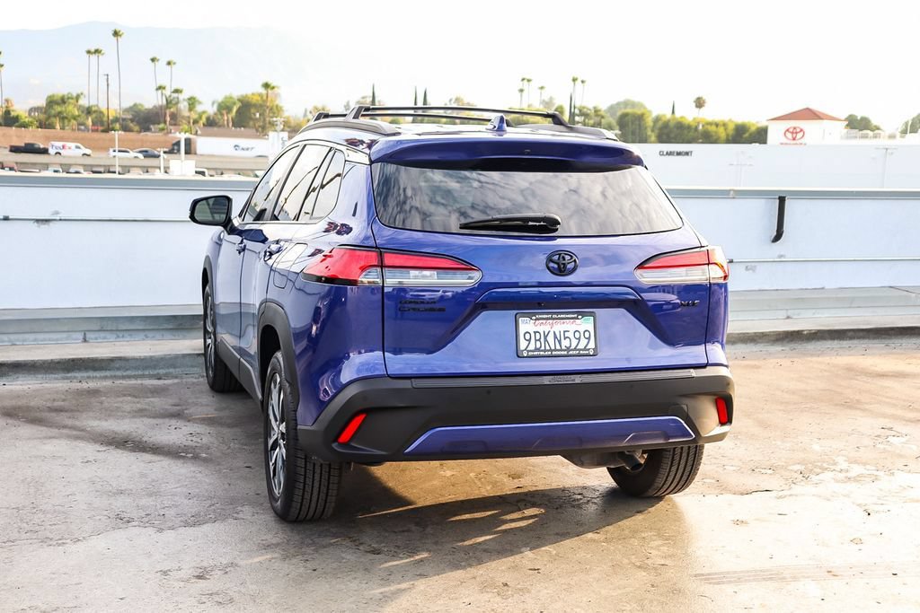 Used 2022 Toyota Corolla Cross XLE FWD image 7