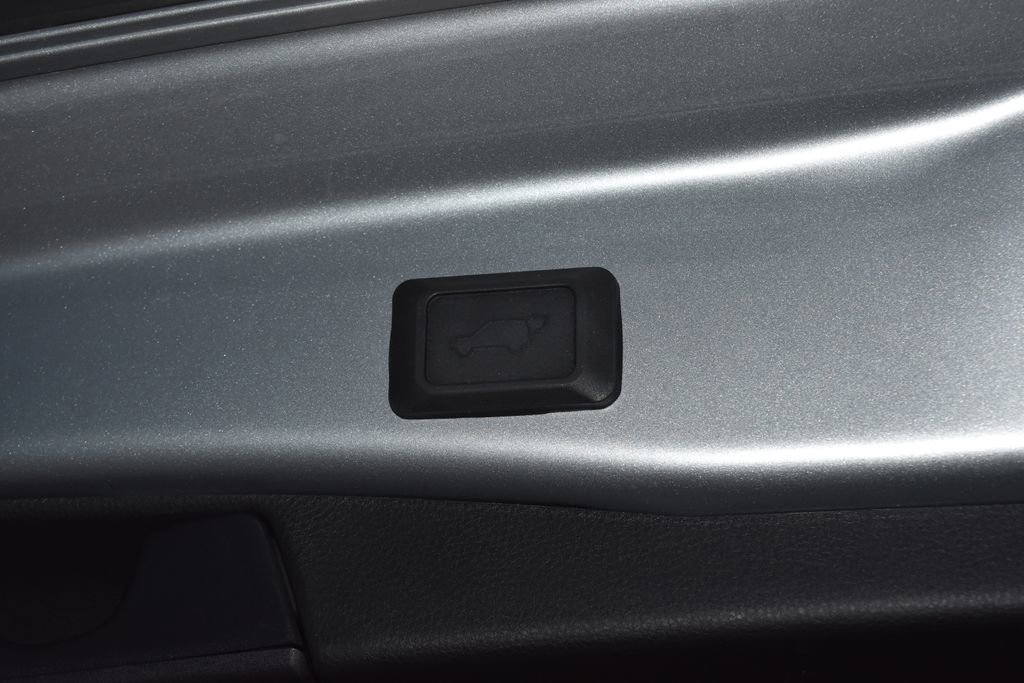 Used 2025 Toyota RAV4 XLE w/ Convenience Package image 37