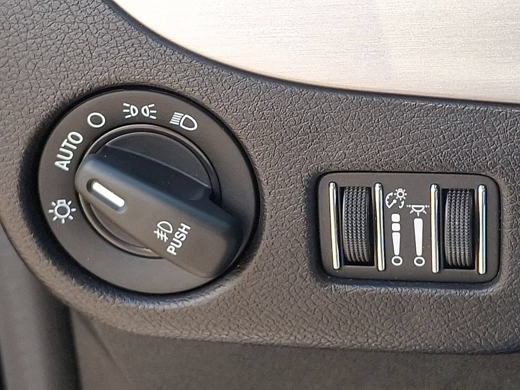 Used 2018 Dodge Grand Caravan GT FWD image 23