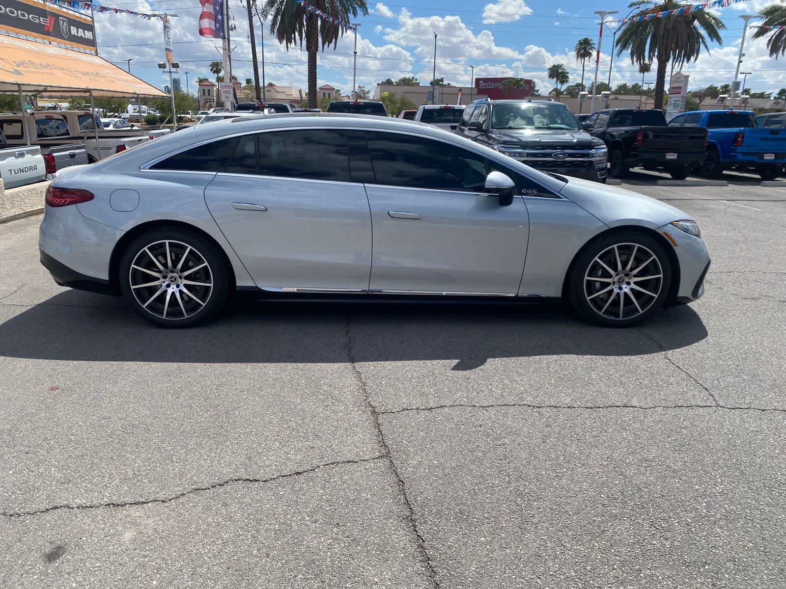 Used 2023 Mercedes-Benz EQS 580 4MATIC Sedan image 5