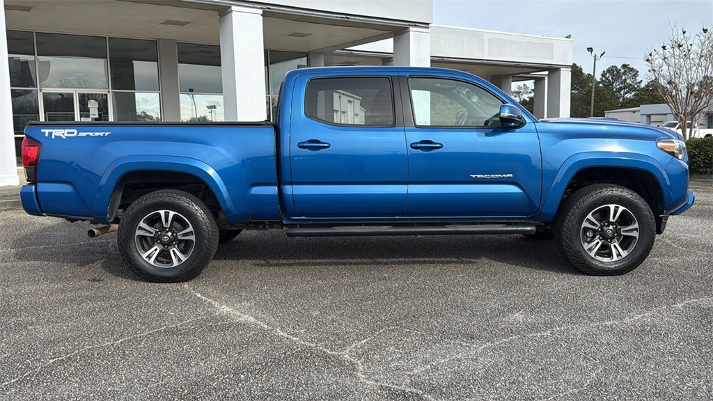 Used 2018 Toyota Tacoma TRD Sport image 9