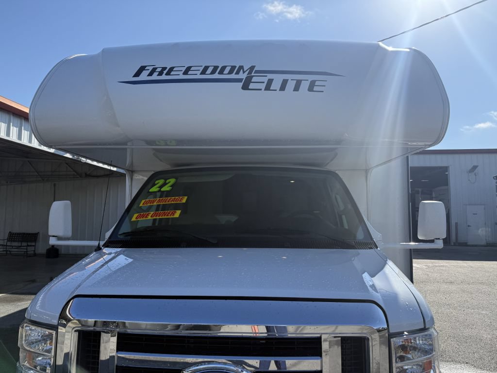 Used 2022 Ford E-450 and Econoline 450 Super Duty w/ Motorhome Prep Package RWD image 32