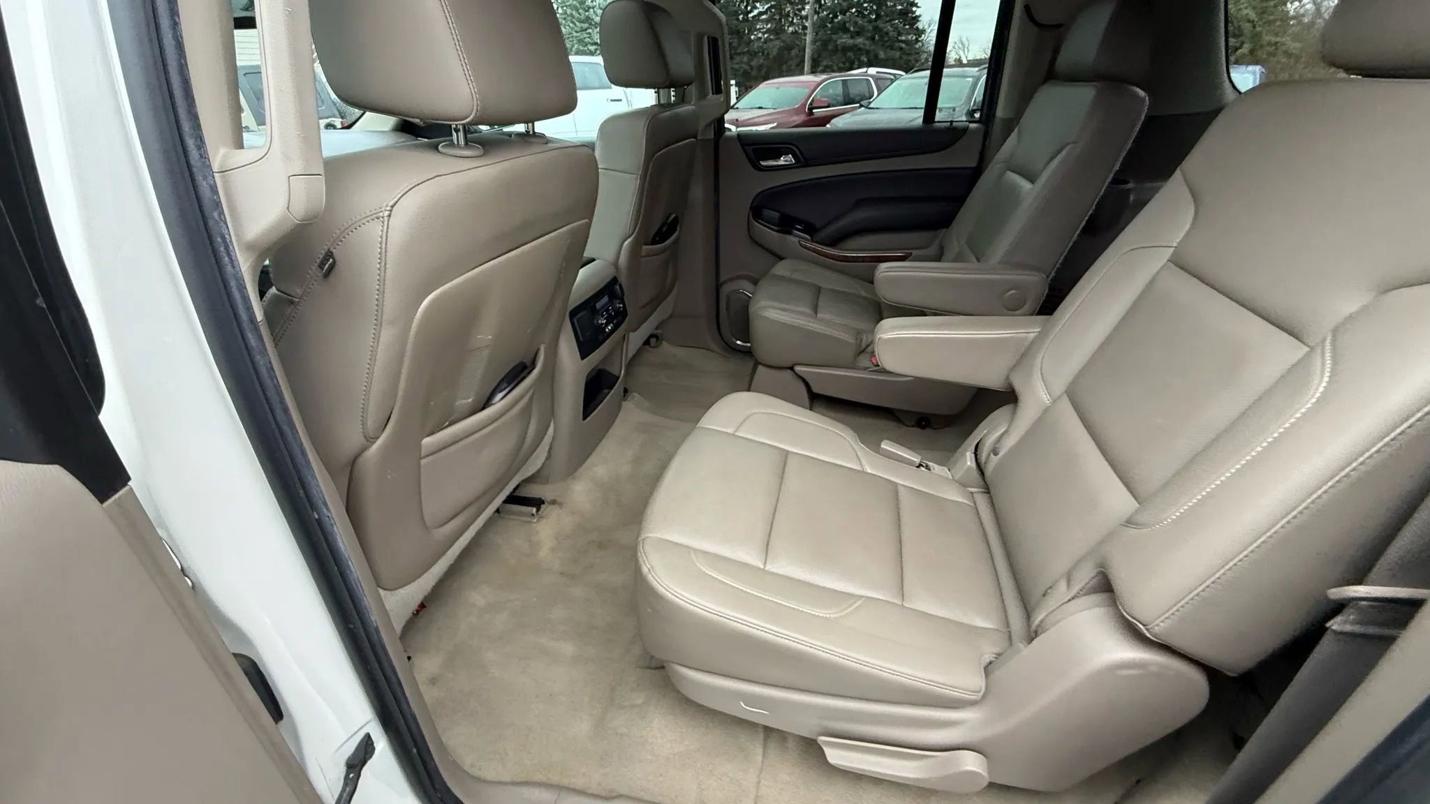 Used 2015 Chevrolet Suburban LTZ image 22