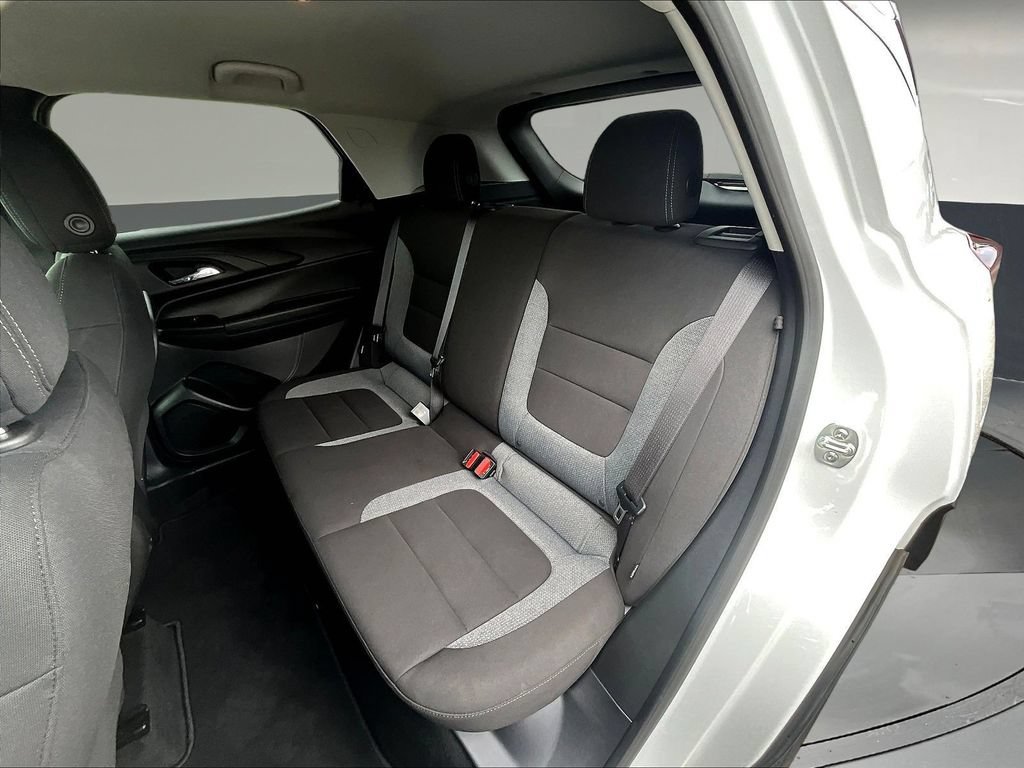 Used 2025 Chevrolet TrailBlazer LT FWD image 24