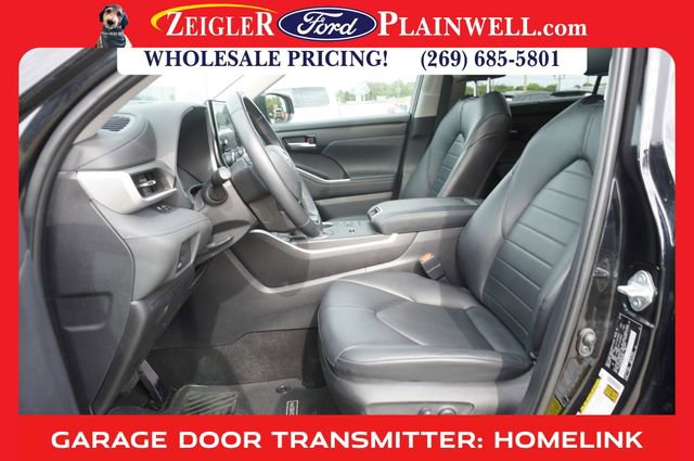 Used 2023 Toyota Highlander XLE image 19