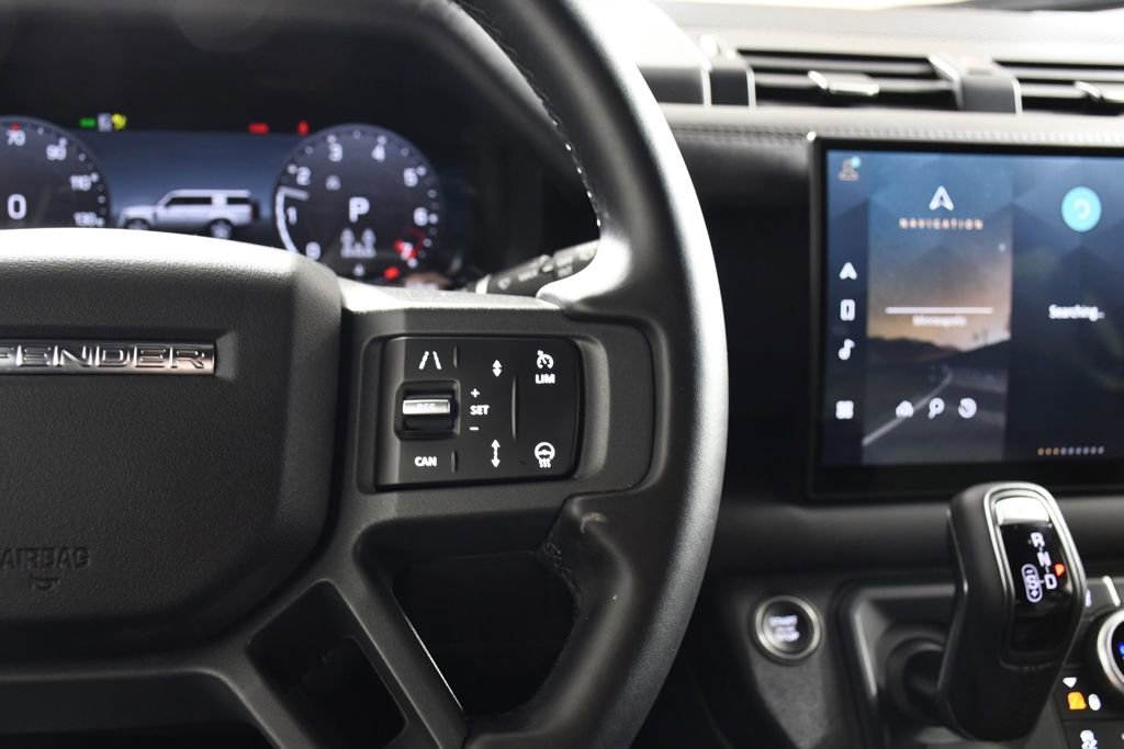 Used 2025 Land Rover Defender 130 X-Dynamic SE image 30