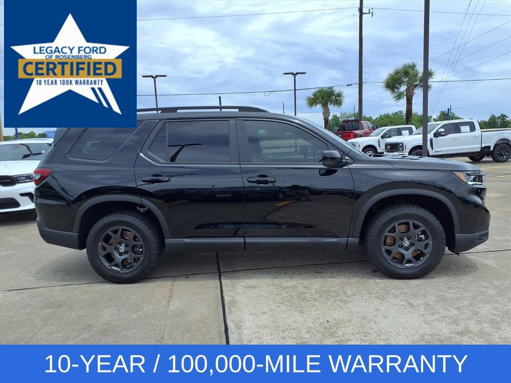 Used 2025 Honda Pilot TrailSport image 8