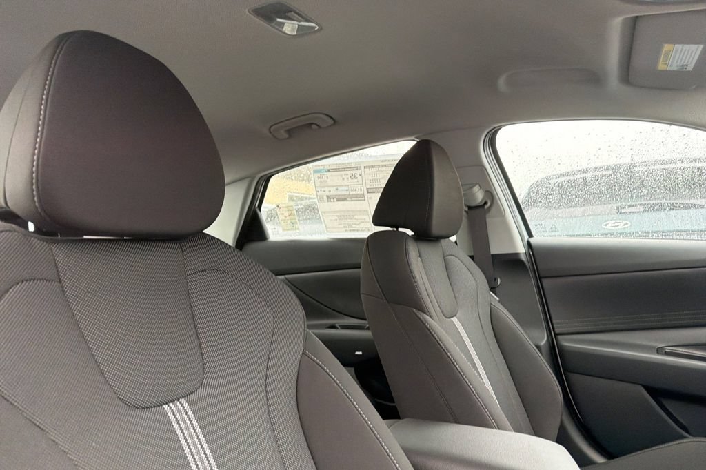 Certified 2026 Hyundai Elantra SE FWD image 14