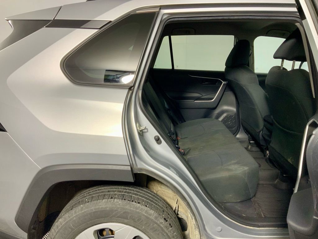 Used 2021 Toyota RAV4 LE image 30