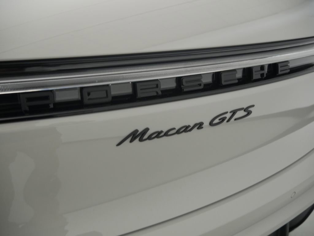 New 2026 Porsche Macan GTS AWD/4WD image 11