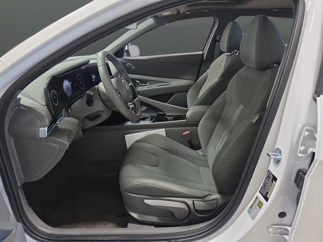 Certified 2025 Hyundai Elantra SEL image 4
