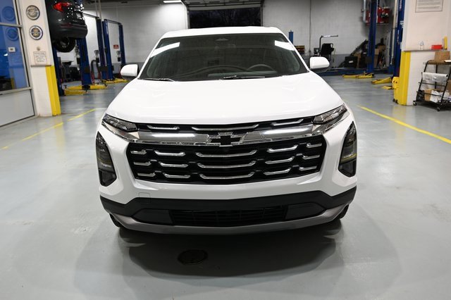 New 2026 Chevrolet Equinox LT w/ Convenience Package II image 2