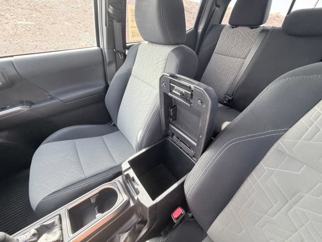 Used 2021 Toyota Tacoma TRD Off-Road AWD/4WD image 19