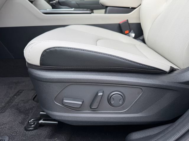 New 2026 Kia Sportage EX FWD image 16