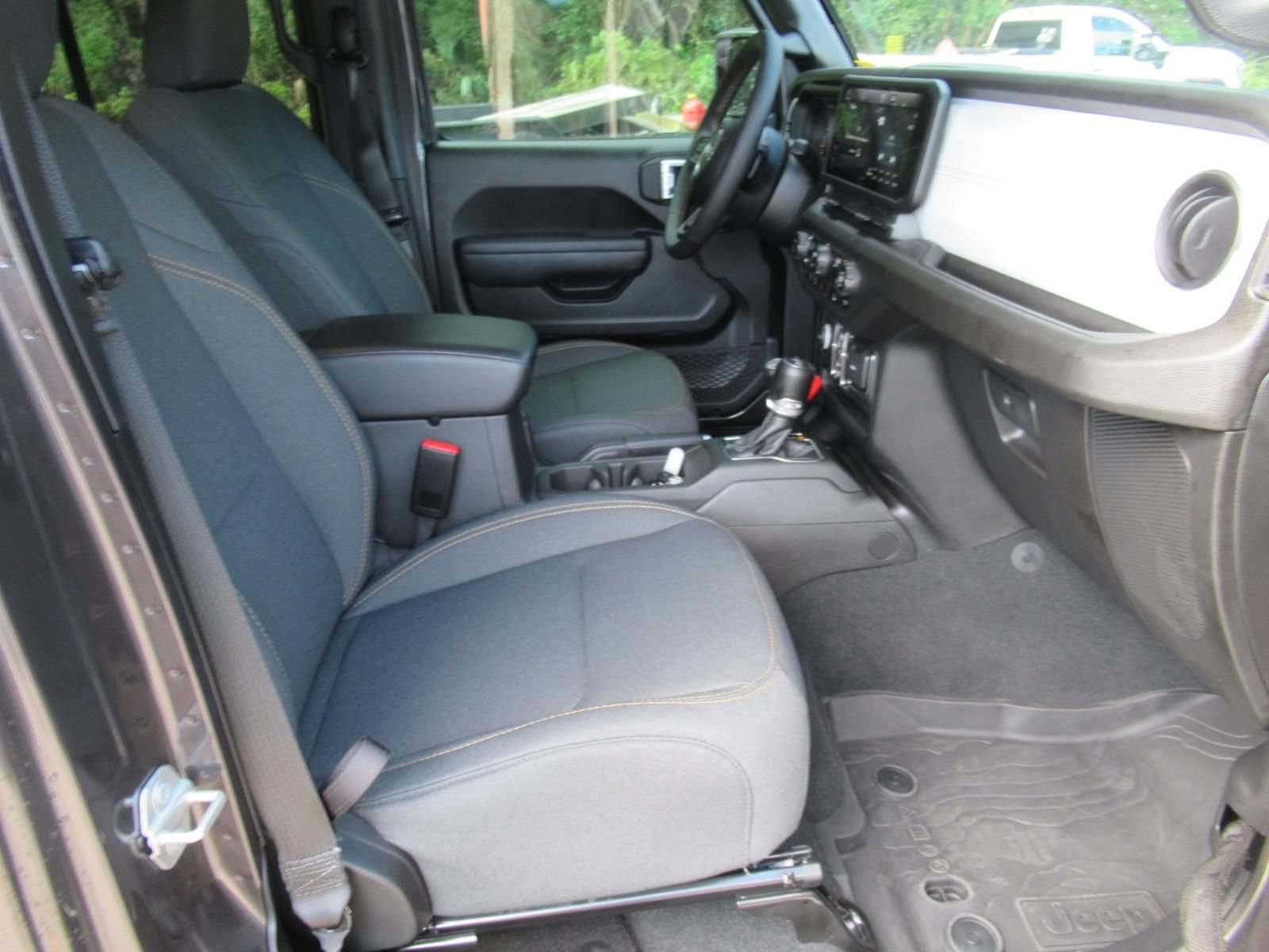 Used 2024 Jeep Wrangler Unlimited Sport AWD/4WD image 10