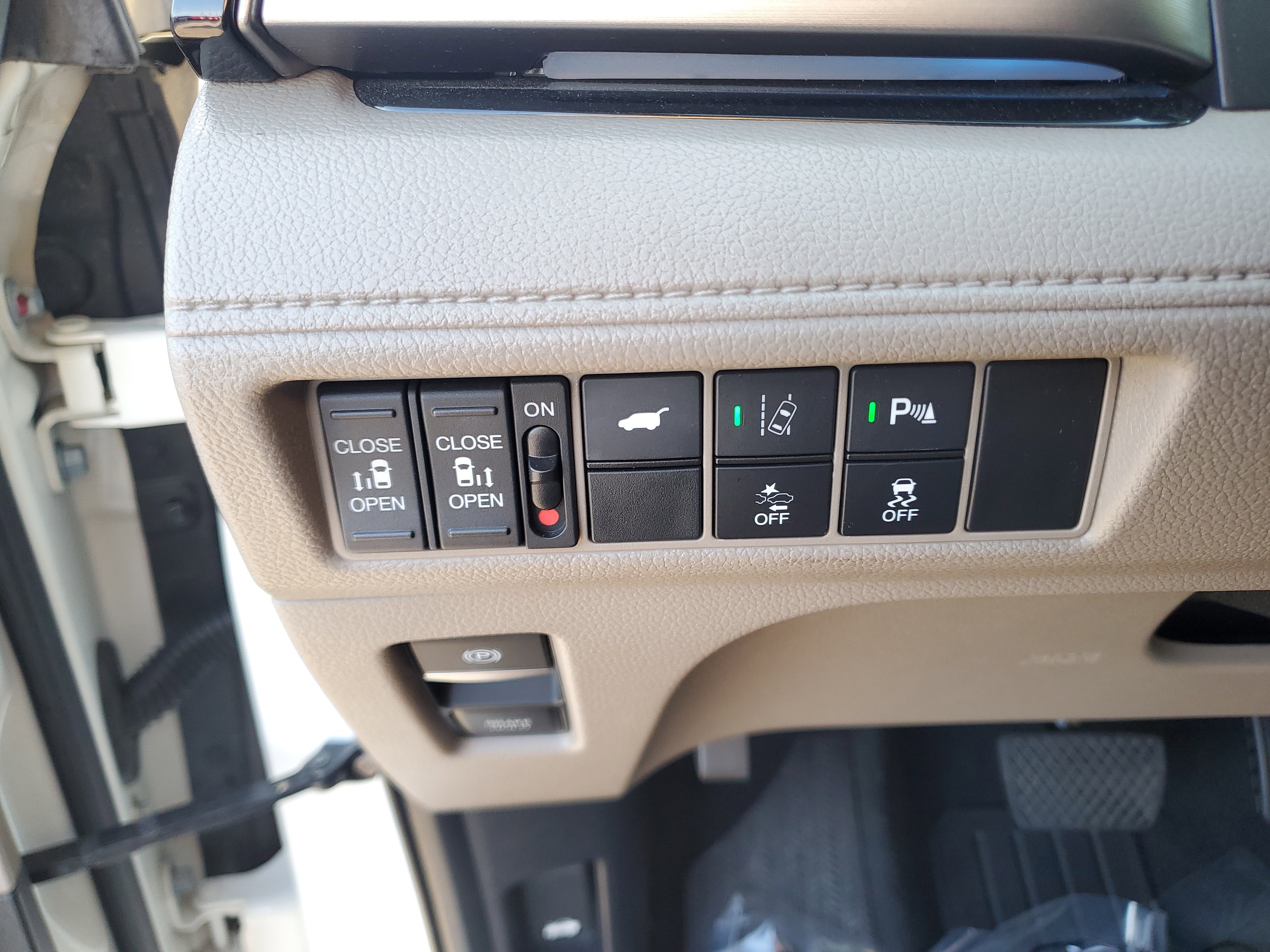 Used 2018 Honda Odyssey Elite image 31