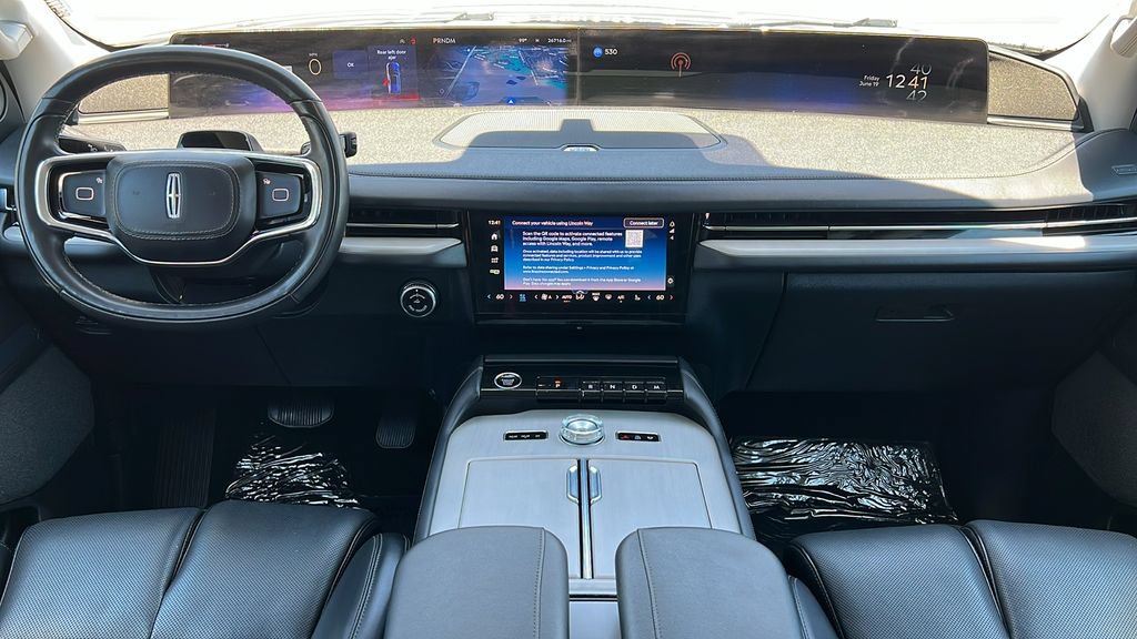 Certified 2025 Lincoln Navigator L Reserve AWD/4WD image 8