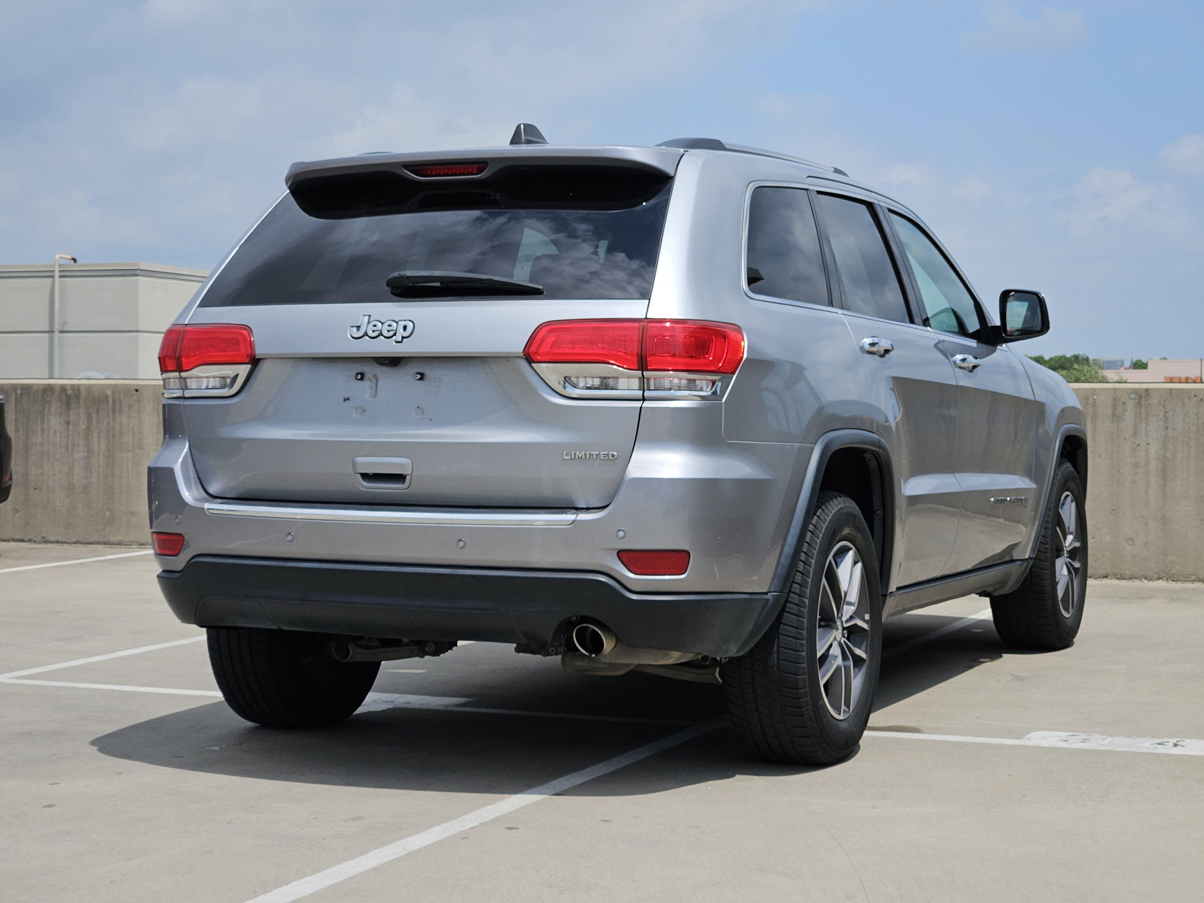 Used 2018 Jeep Grand Cherokee Limited w/ Luxury Group II RWD image 8