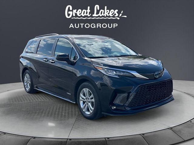 Used 2021 Toyota Sienna XSE AWD/4WD image 7