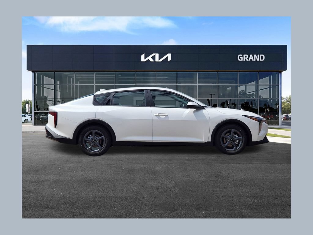 New 2026 Kia K4 FWD image 1