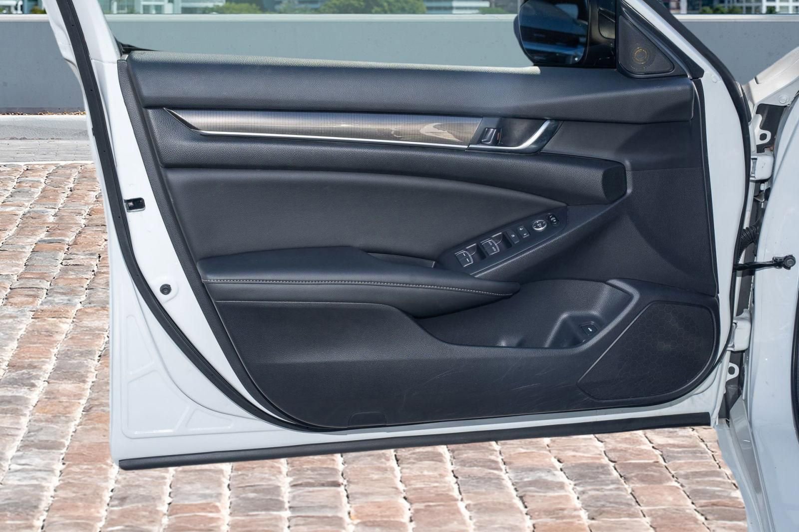 Used 2022 Honda Accord Sport image 11