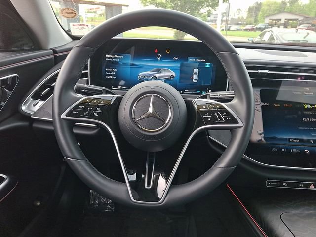 Used 2024 Mercedes-Benz E 350 4MATIC Sedan image 12