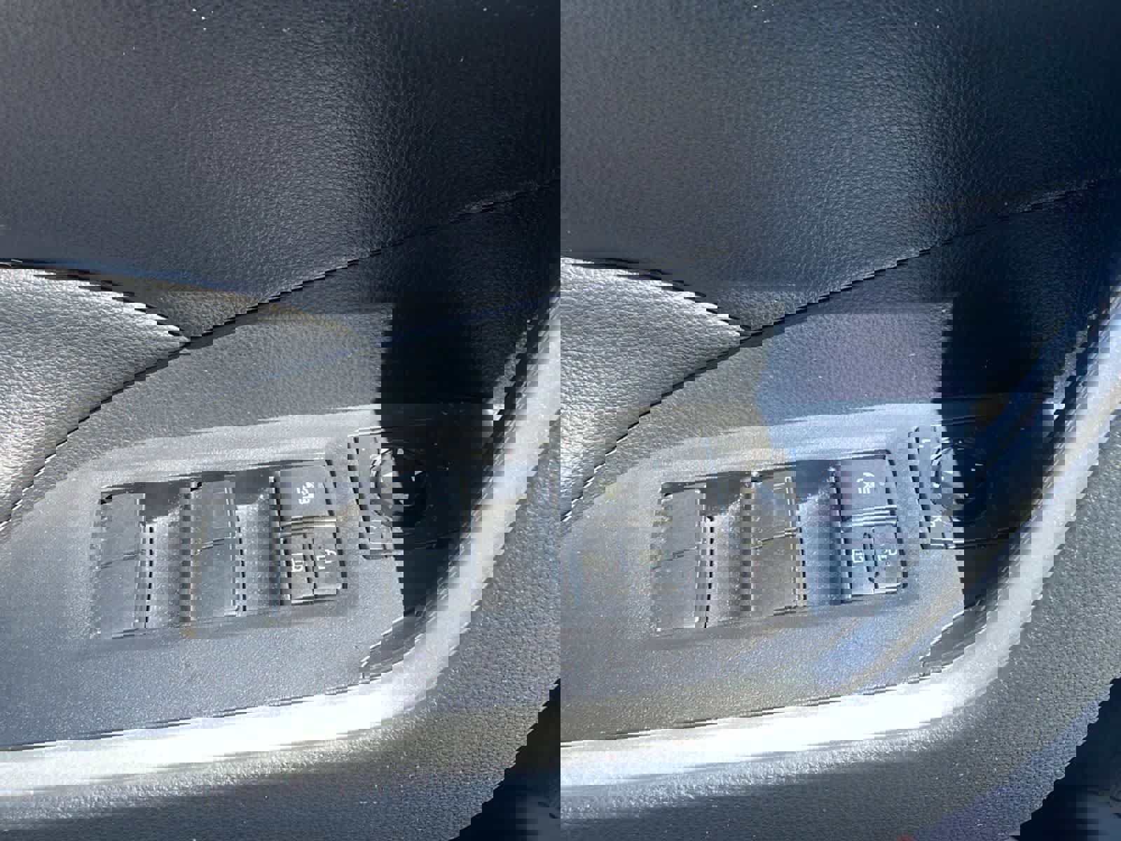 Used 2019 Toyota RAV4 LE w/ All Weather Liner Package AWD/4WD image 15