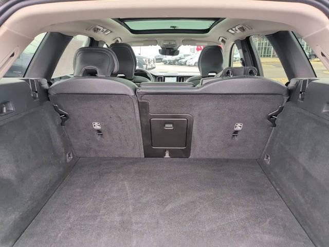 Used 2024 Volvo XC60 B5 Plus image 10