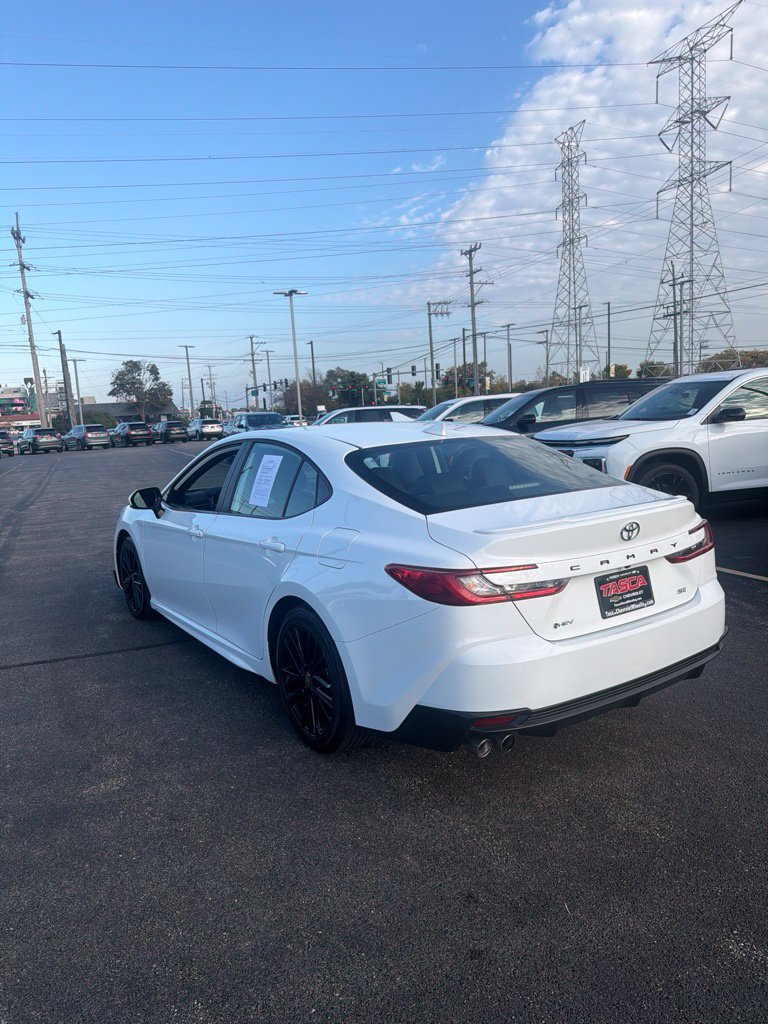 Used 2025 Toyota Camry SE FWD image 9