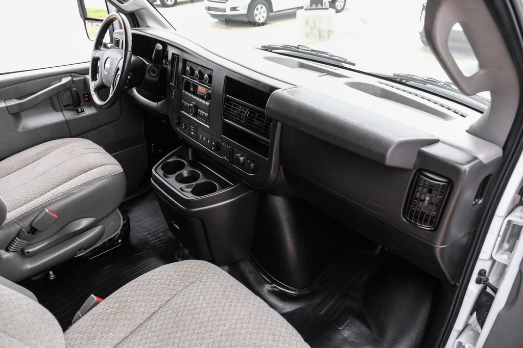 Used 2021 Chevrolet Express 3500 w/ Power Convenience Package RWD image 9
