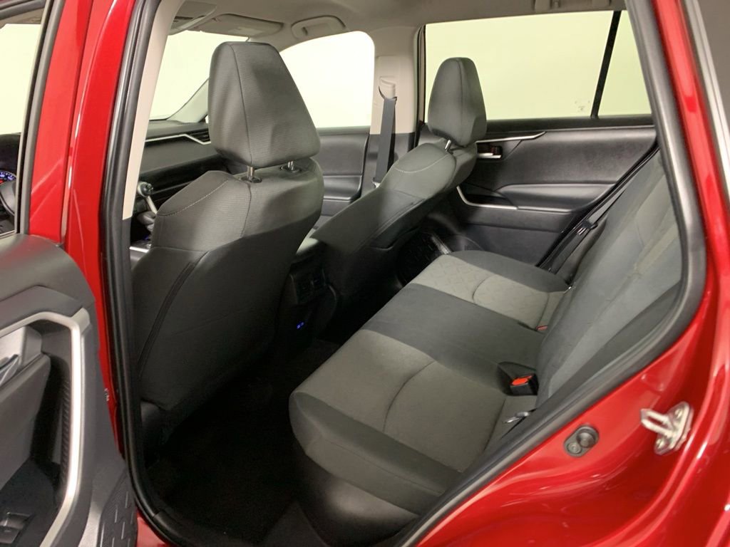Used 2022 Toyota RAV4 XLE w/ XLE Grade Weather Package AWD/4WD image 32