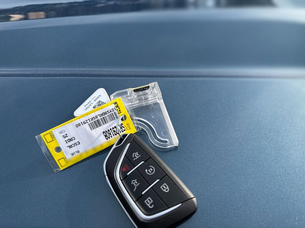 Used 2025 Cadillac Escalade Premium Luxury Platinum image 37