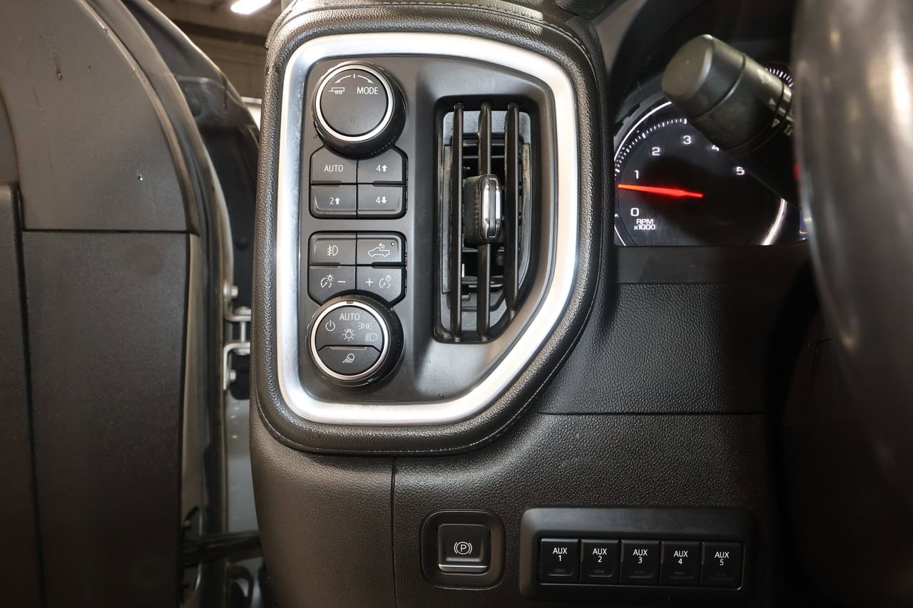 Used 2023 Chevrolet Silverado 3500 LT w/ Convenience Package AWD/4WD image 11