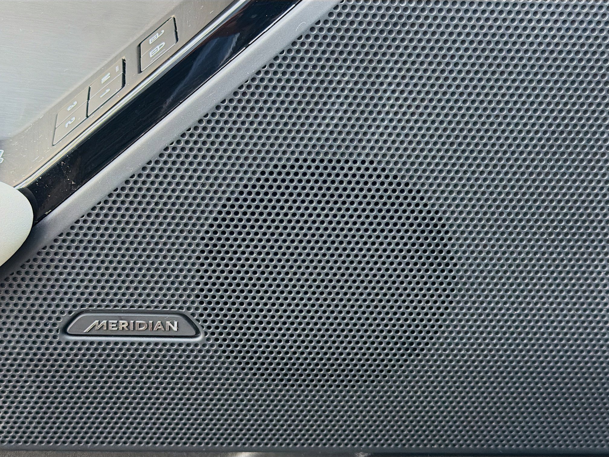 Used 2022 Land Rover Range Rover Velar R-Dynamic S image 24