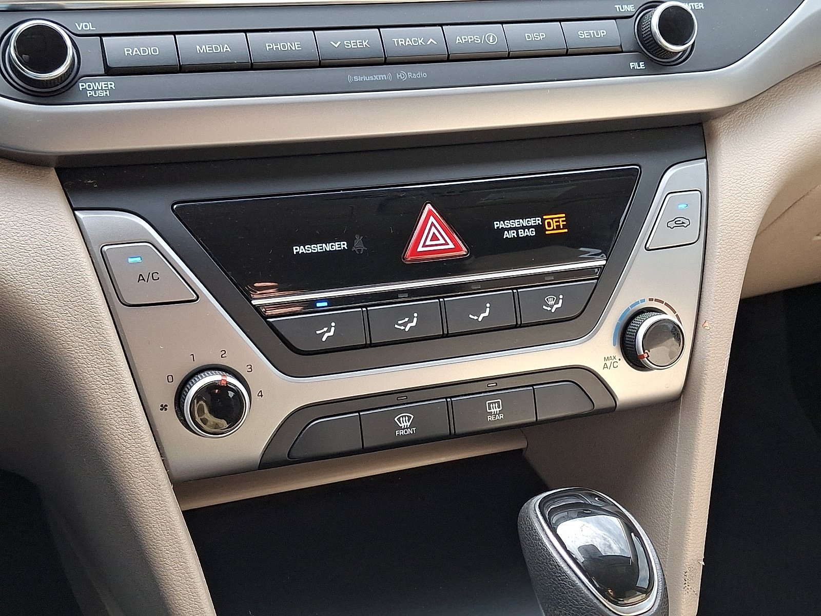 Used 2017 Hyundai Elantra SE FWD image 17