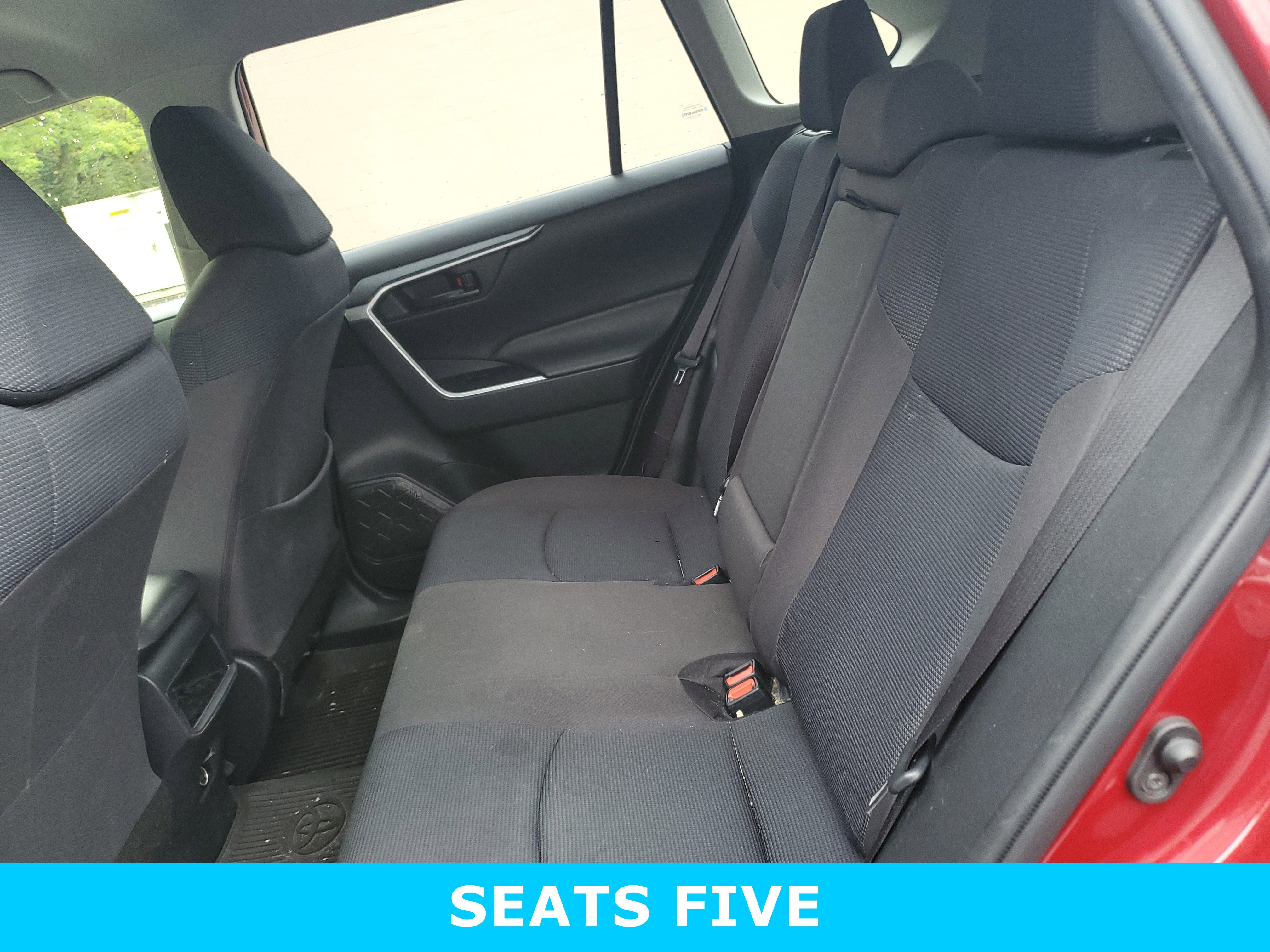 Used 2021 Toyota RAV4 LE image 22