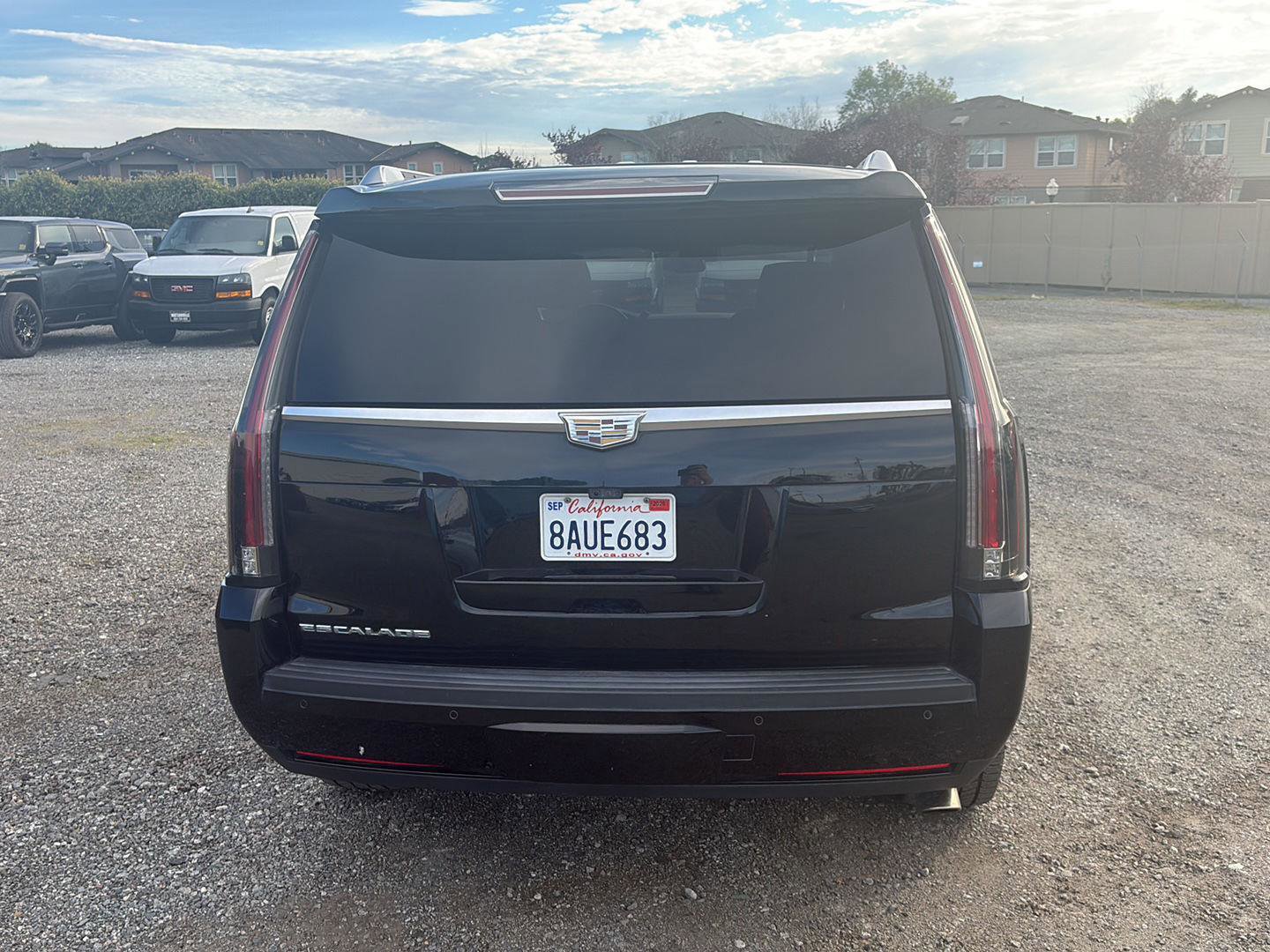 Used 2017 Cadillac Escalade Premium Luxury image 8