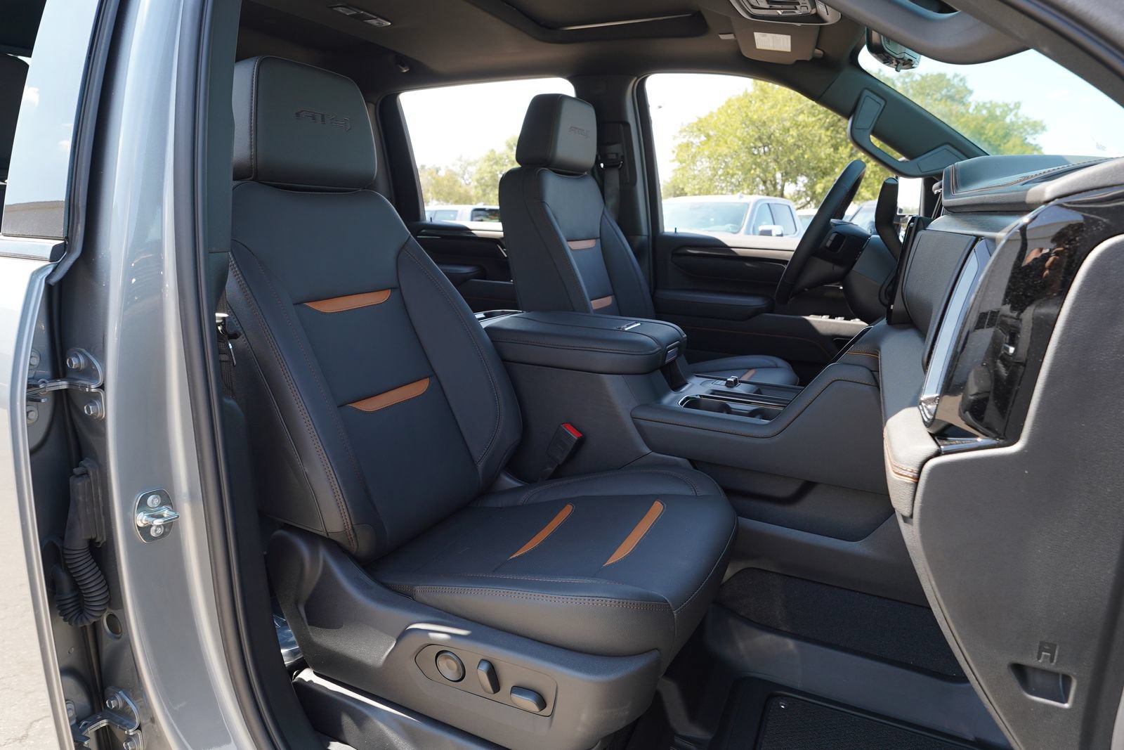 New 2026 GMC Sierra 2500 AT4 w/ AT4 Premium Plus Package AWD/4WD image 25