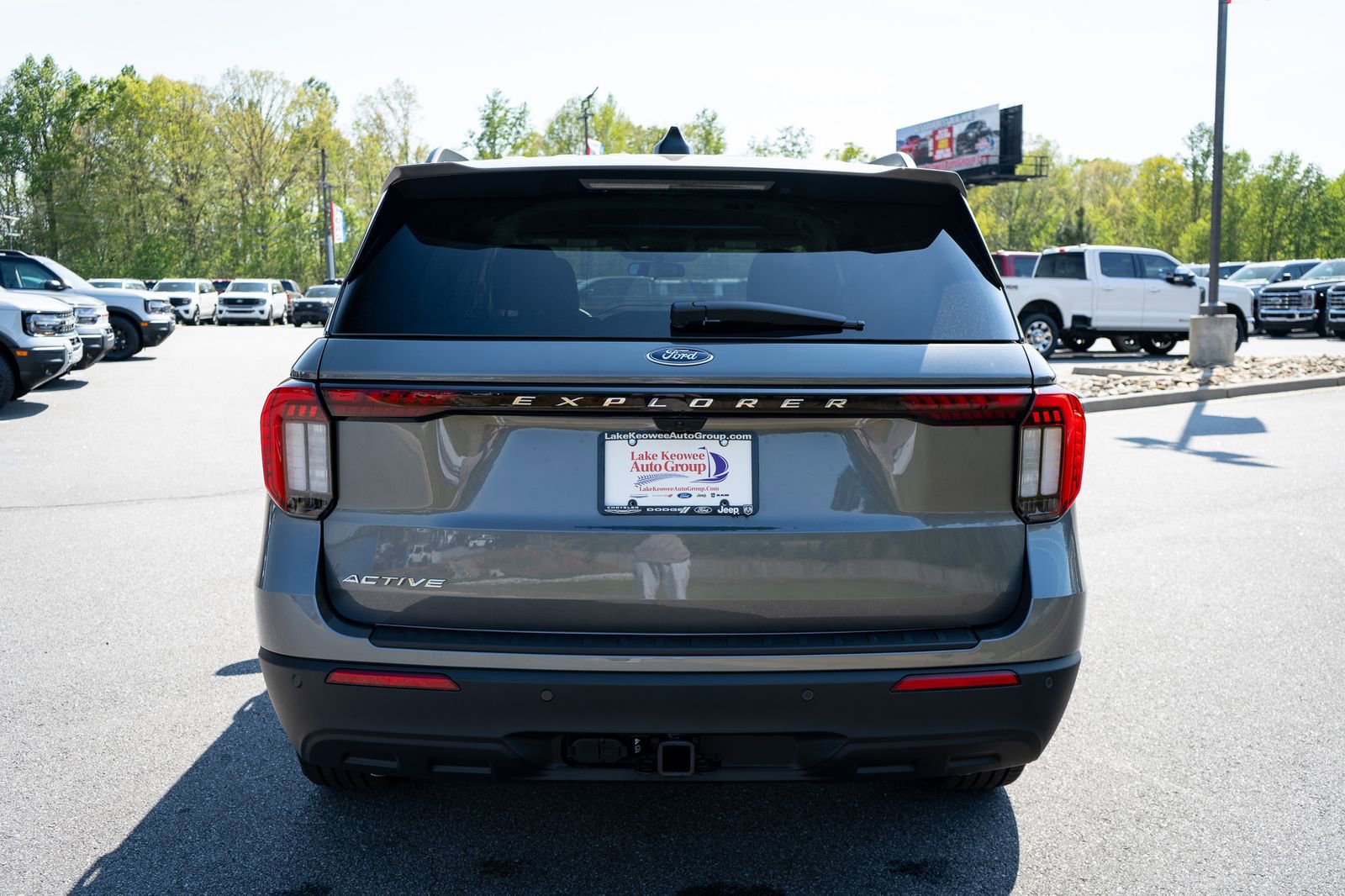 New 2026 Ford Explorer Active RWD image 8