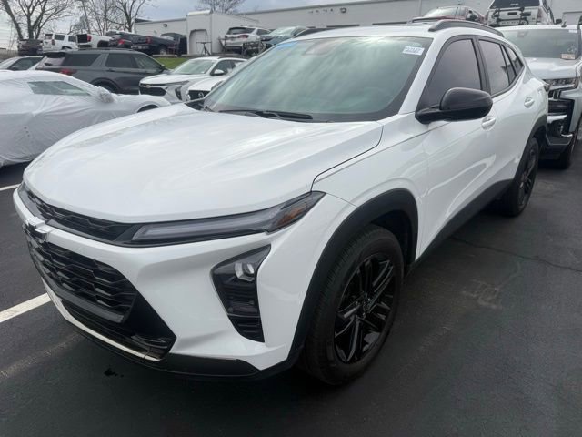 Used 2025 Chevrolet Trax ACTIV w/ Sunroof Package image 1