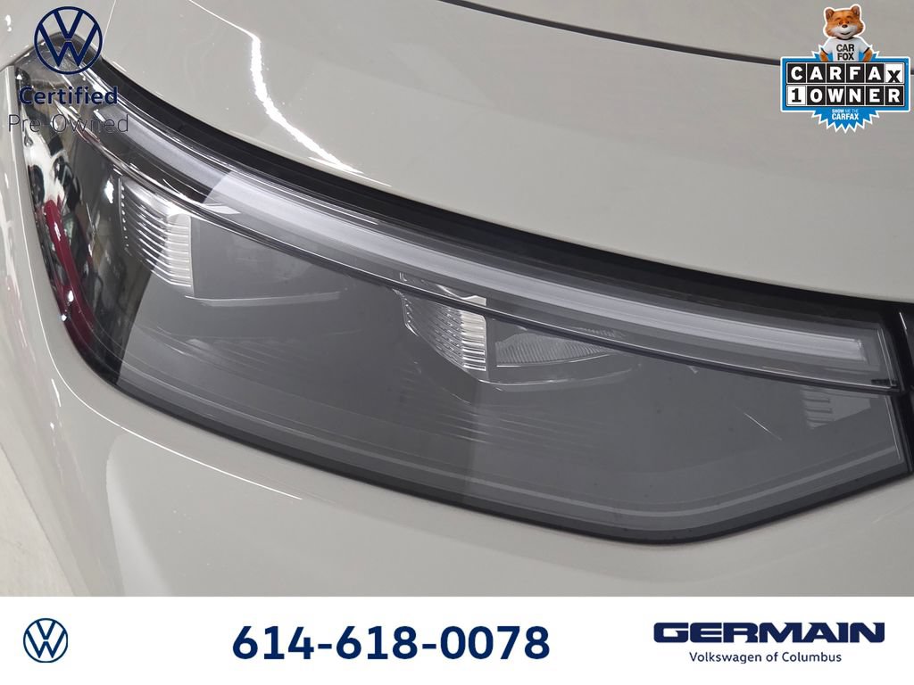 Certified 2025 Volkswagen Tiguan SE R-Line FWD image 14