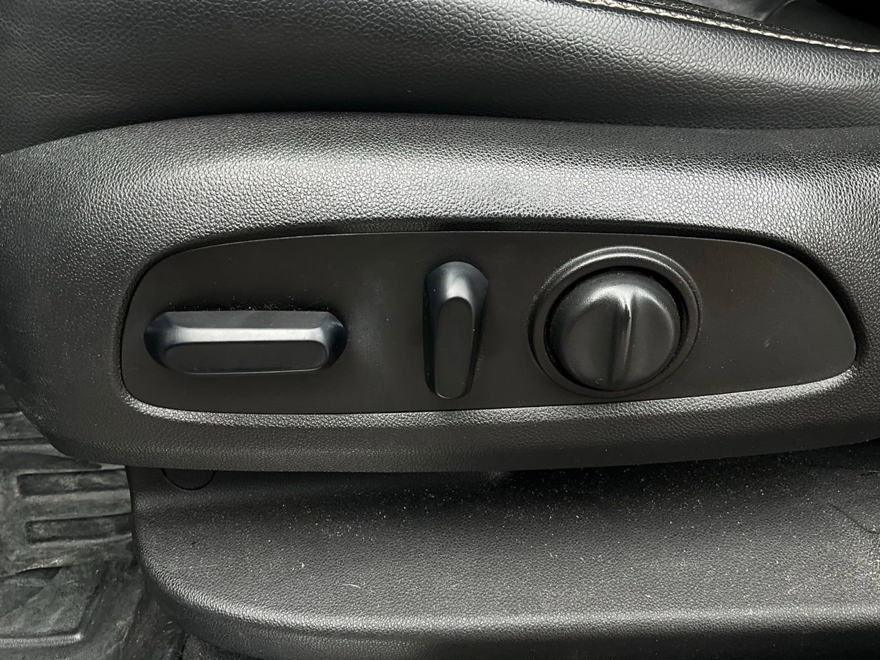 Used 2018 GMC Acadia SLT image 11