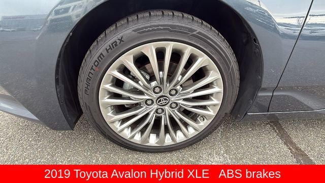 Used 2019 Toyota Avalon XLE image 10