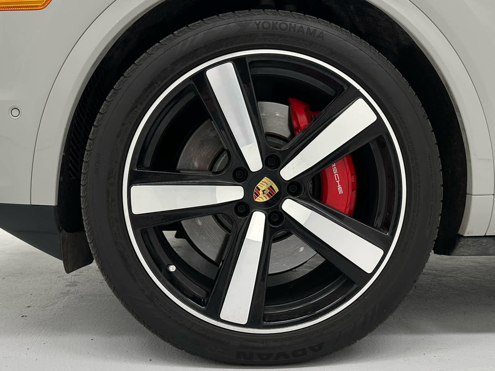 Used 2024 Porsche Cayenne S image 9