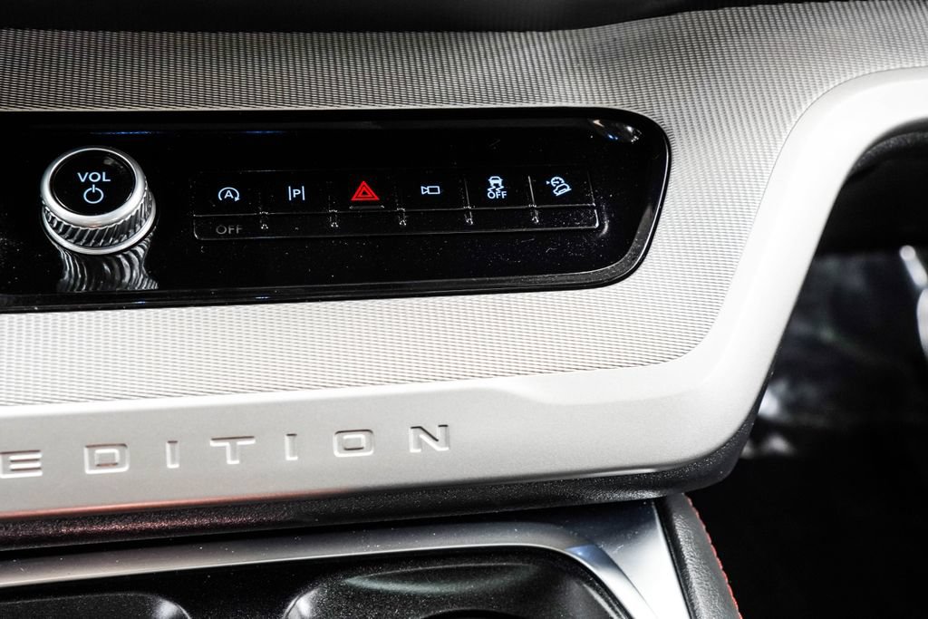 Used 2025 Ford Expedition Active AWD/4WD image 30