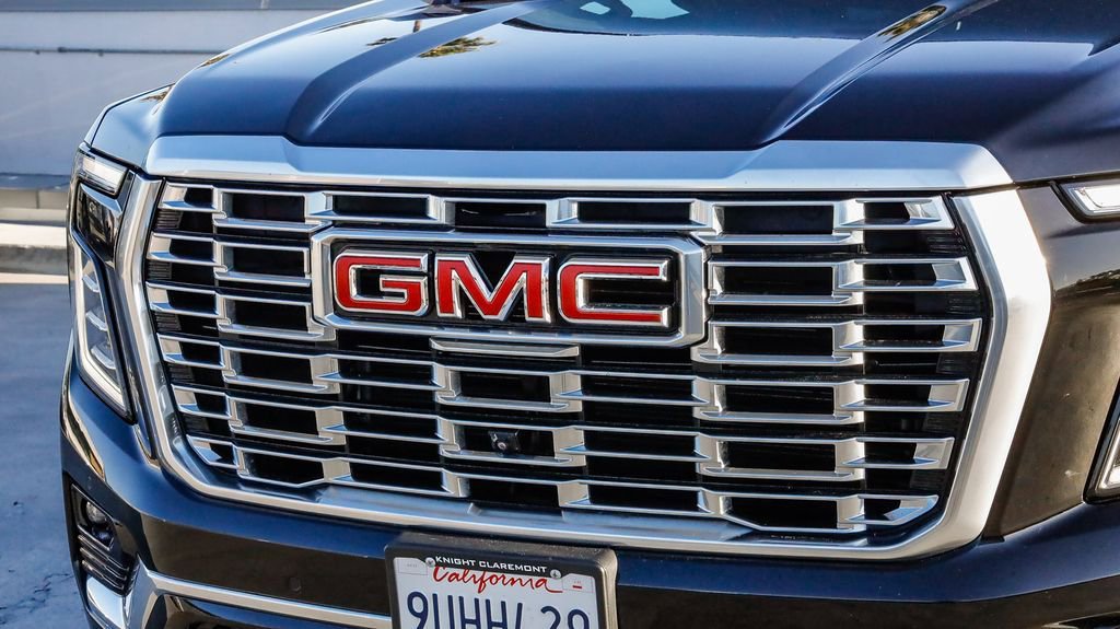 Used 2025 GMC Yukon XL Denali AWD/4WD image 6