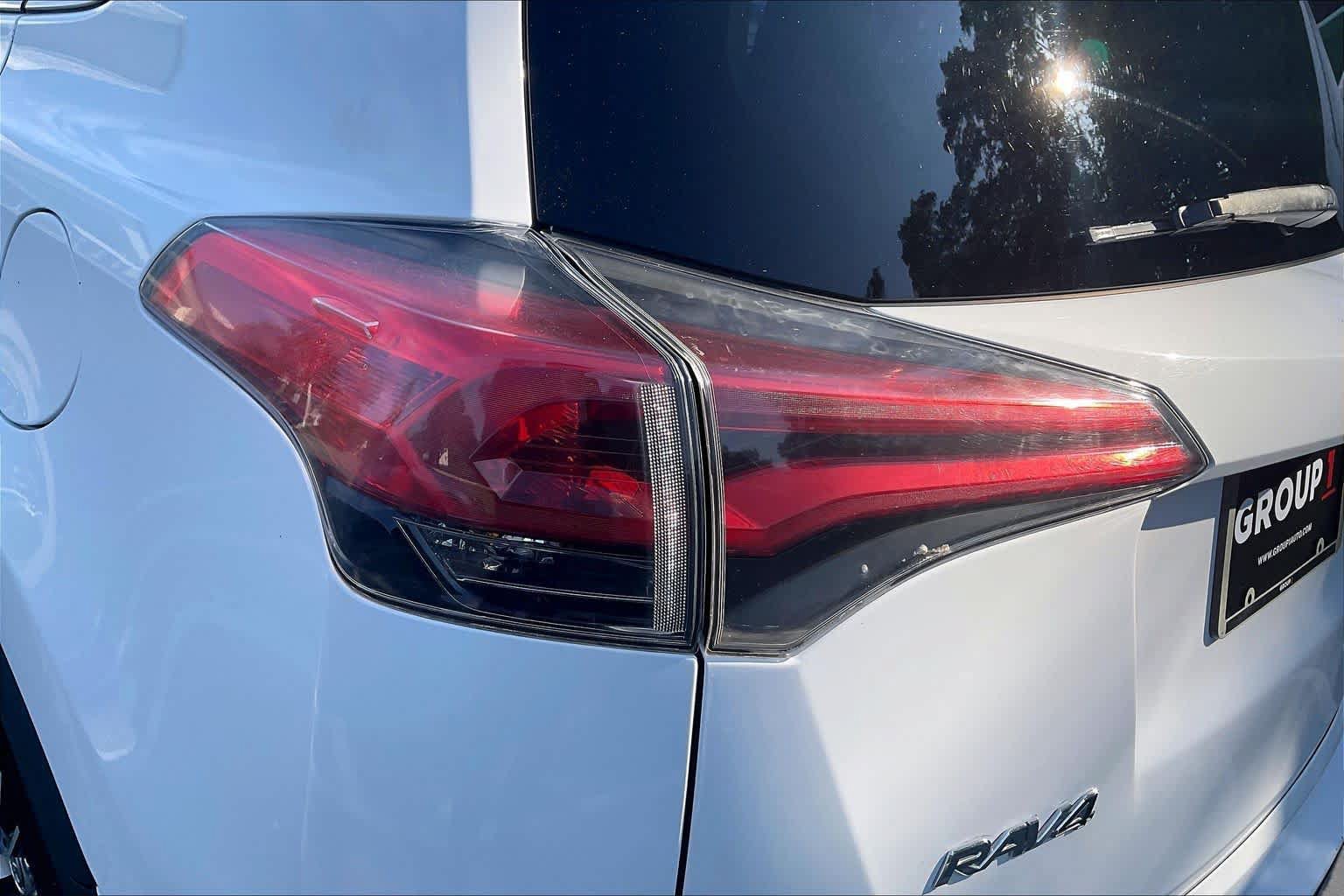 Used 2016 Toyota RAV4 XLE AWD/4WD image 27