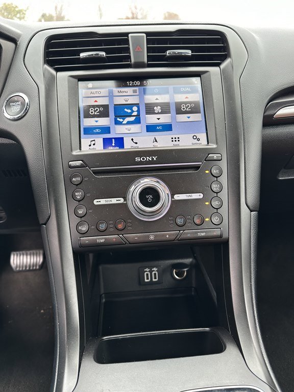 Used 2019 Ford Fusion Titanium image 19