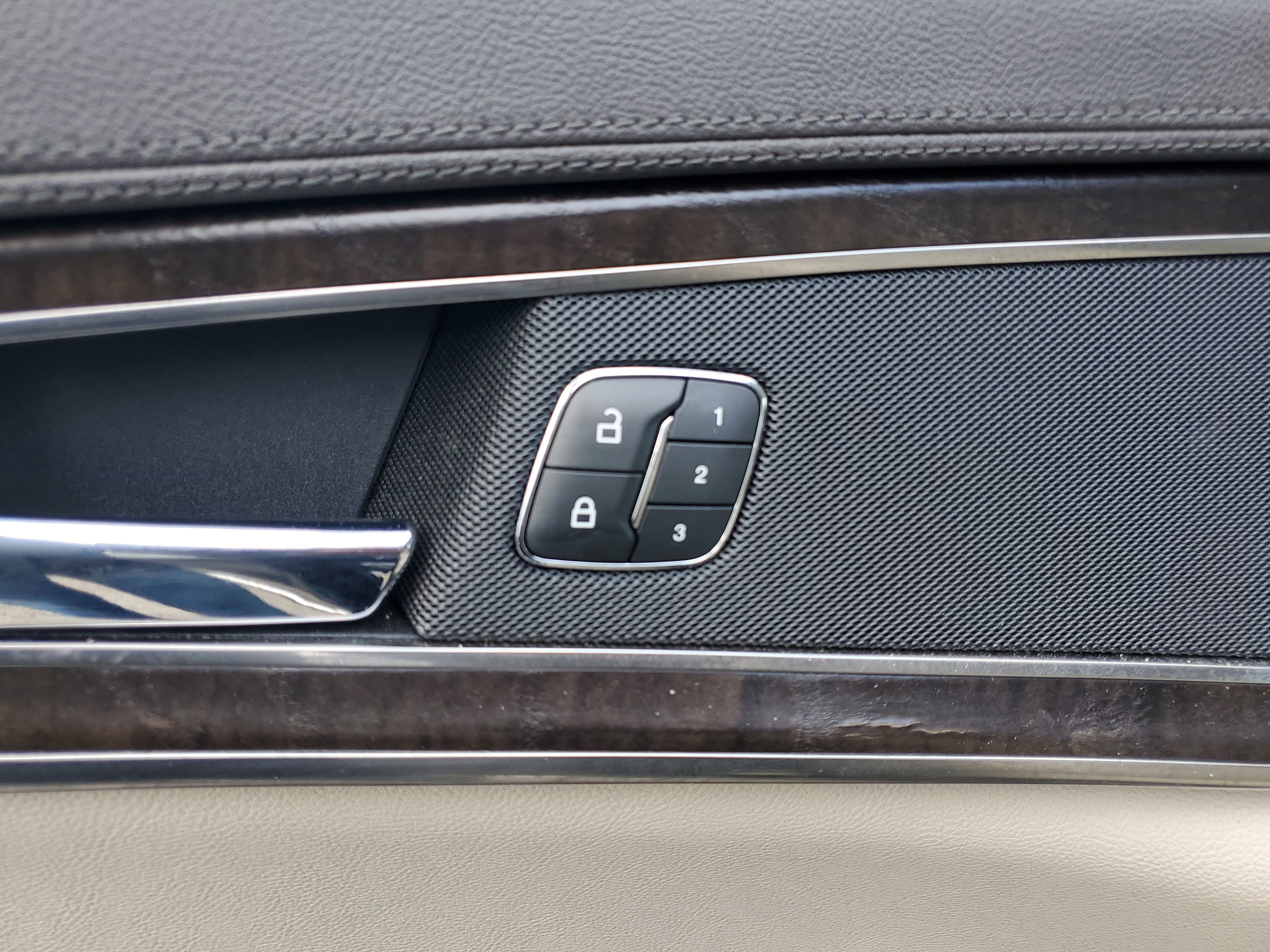 Used 2019 Lincoln Nautilus Select image 19