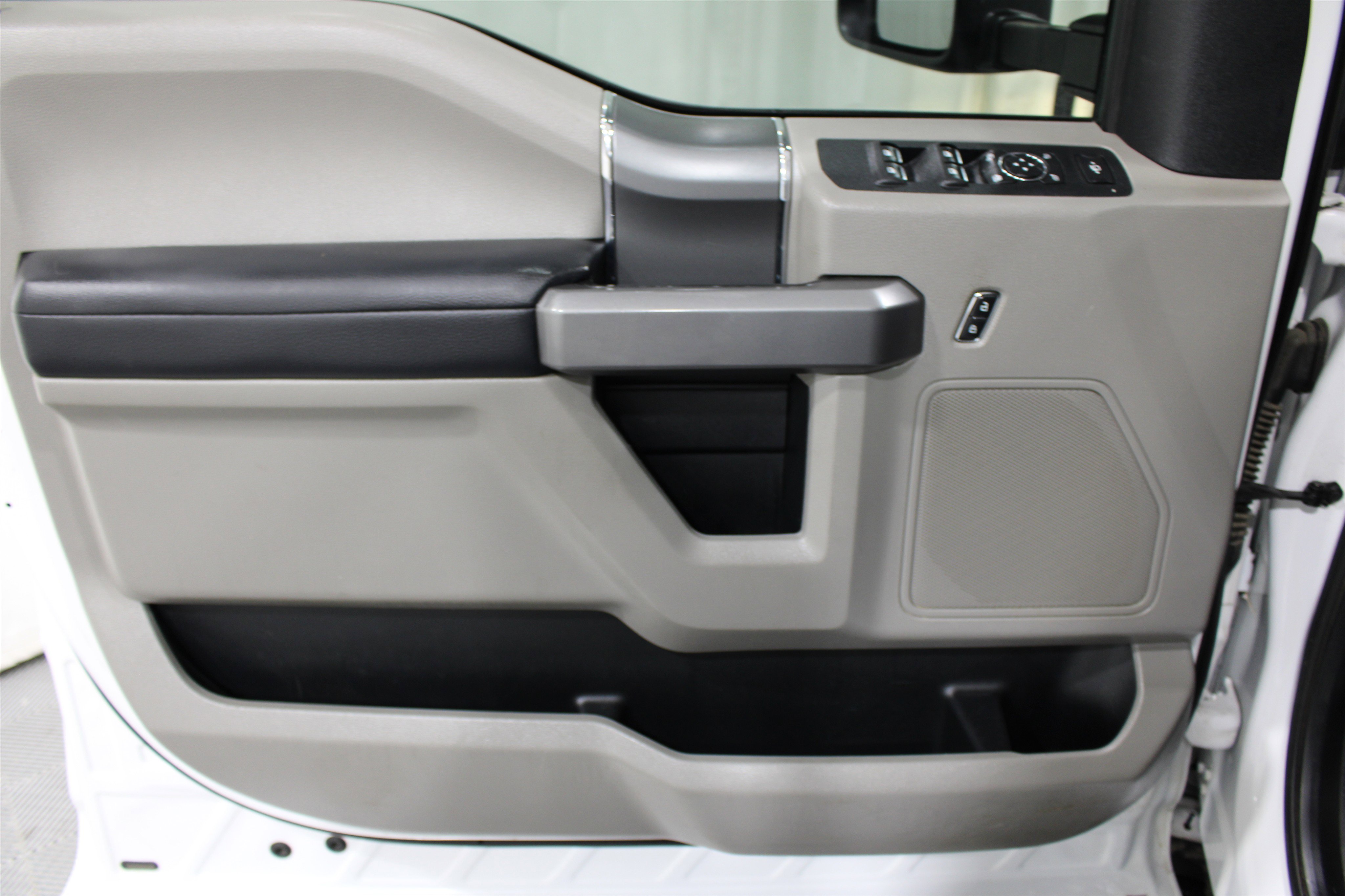 Used 2019 Ford F250 XLT w/ XLT Premium Package image 6